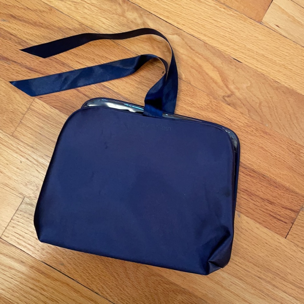 Calvin Klein Make-Up /Toiletries Bag